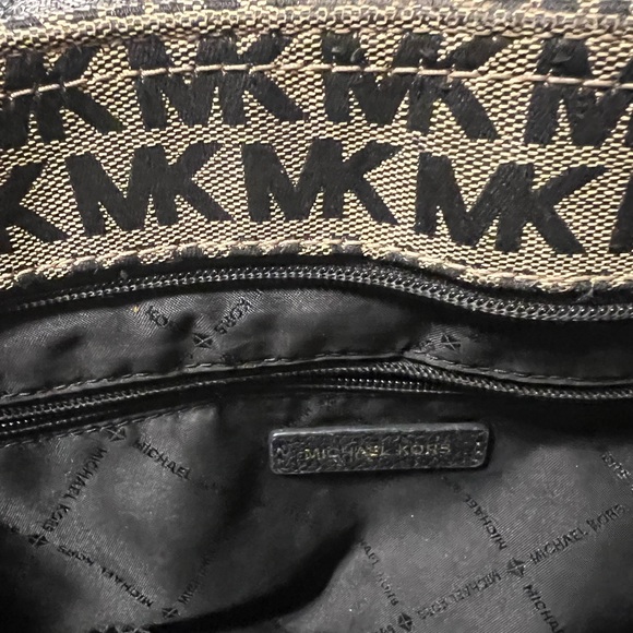 Used - Picture 2 of 4